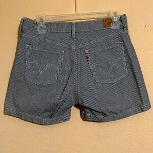 Levis Striped Jean Shorts junior’s Size 4